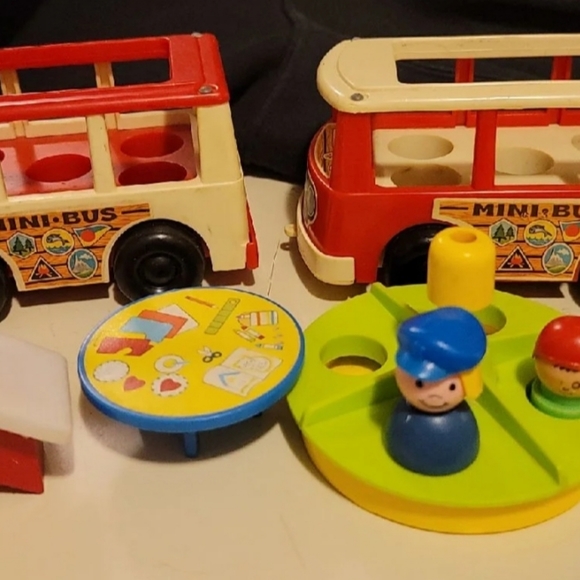 Vintage Fisher-Price bus - Picture 5 of 5